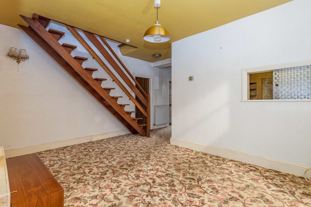 Higher Park Royd Drive